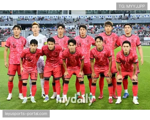 韩国男足近期备战重要赛事,防守稳定性成为关键调整方向。 韩国男足近期备战重要赛事,防守稳定性成为关键调整方向。